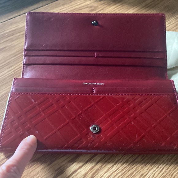 Gorgeous red Burberry long wallet with dust bag very good condition - Picture 10 of 13